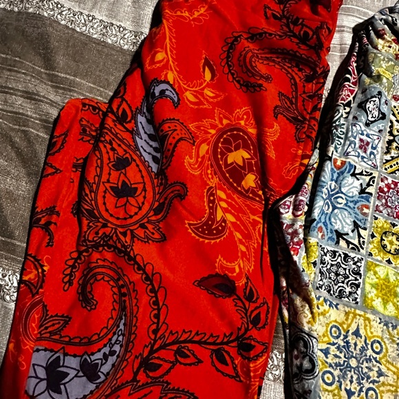 Colorful Patterned Leggings Set - Picture 2 of 14